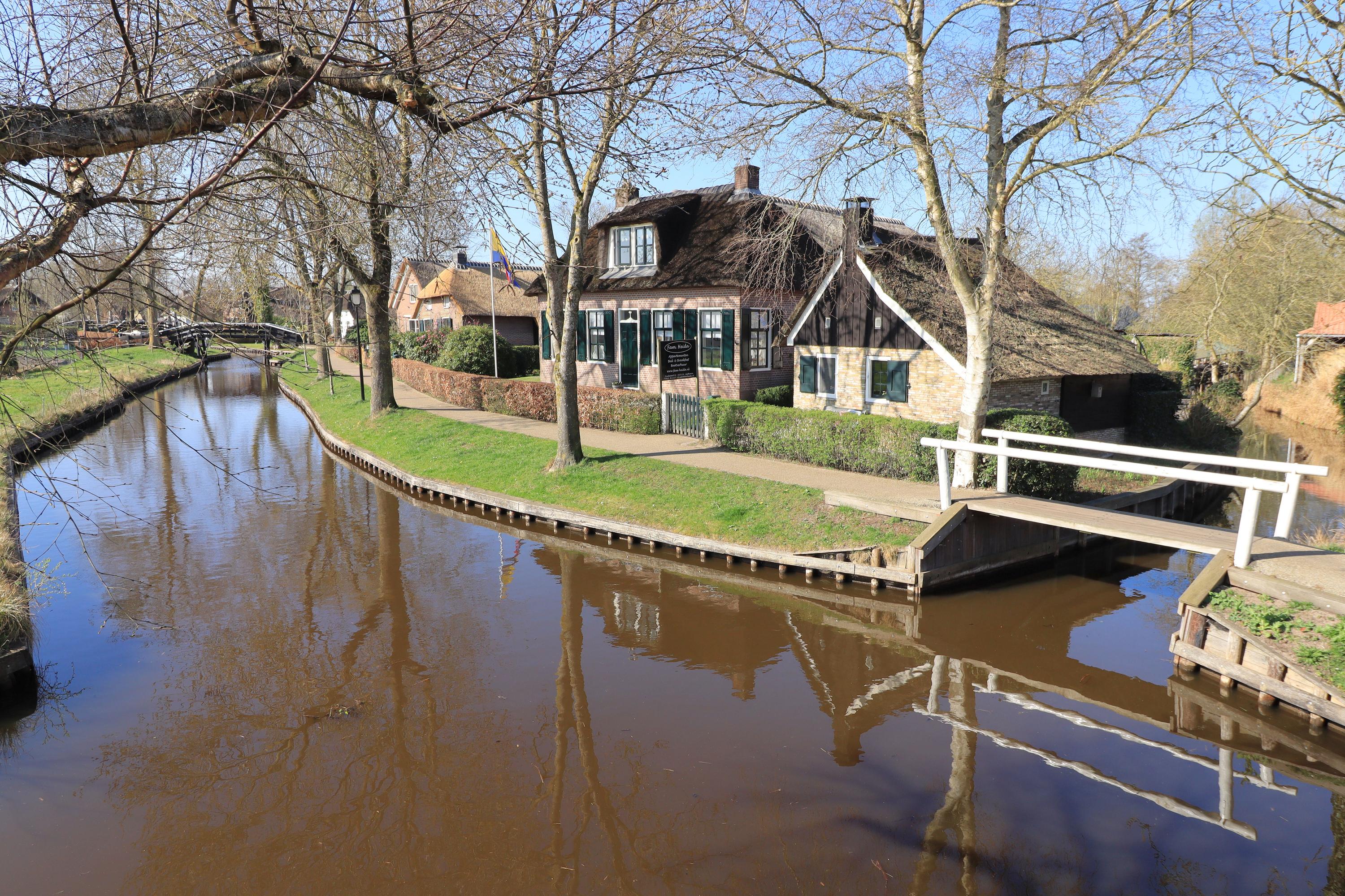 Zuiderpad 18 – Giethoorn – Foto 2 – foto 3